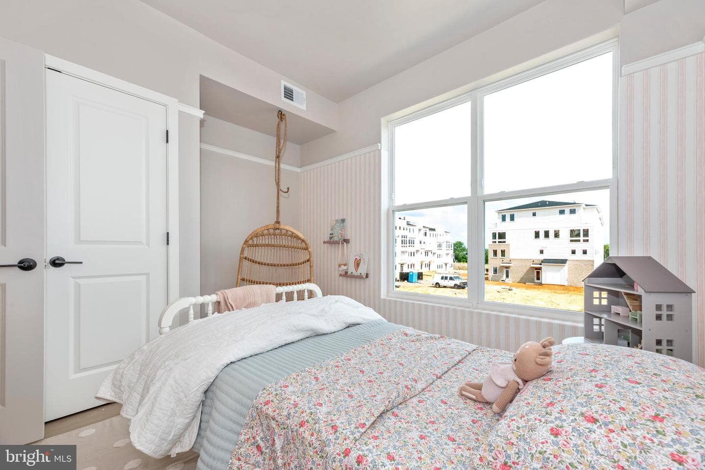 1616 Blacksmith Way Unit B photo 20