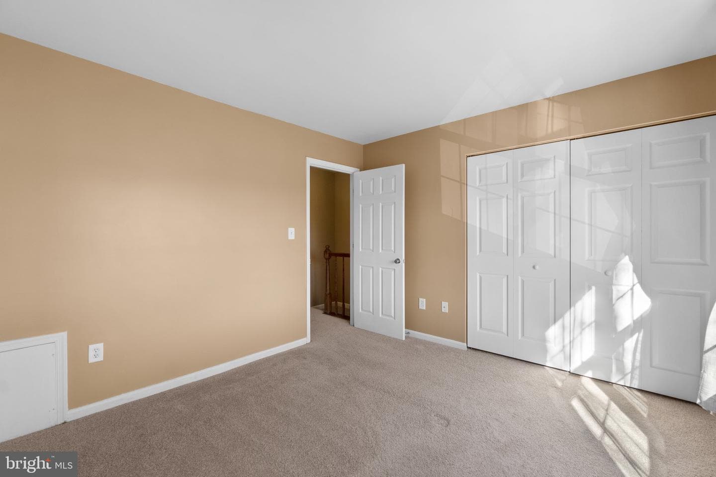 513 Wellington Court photo 14