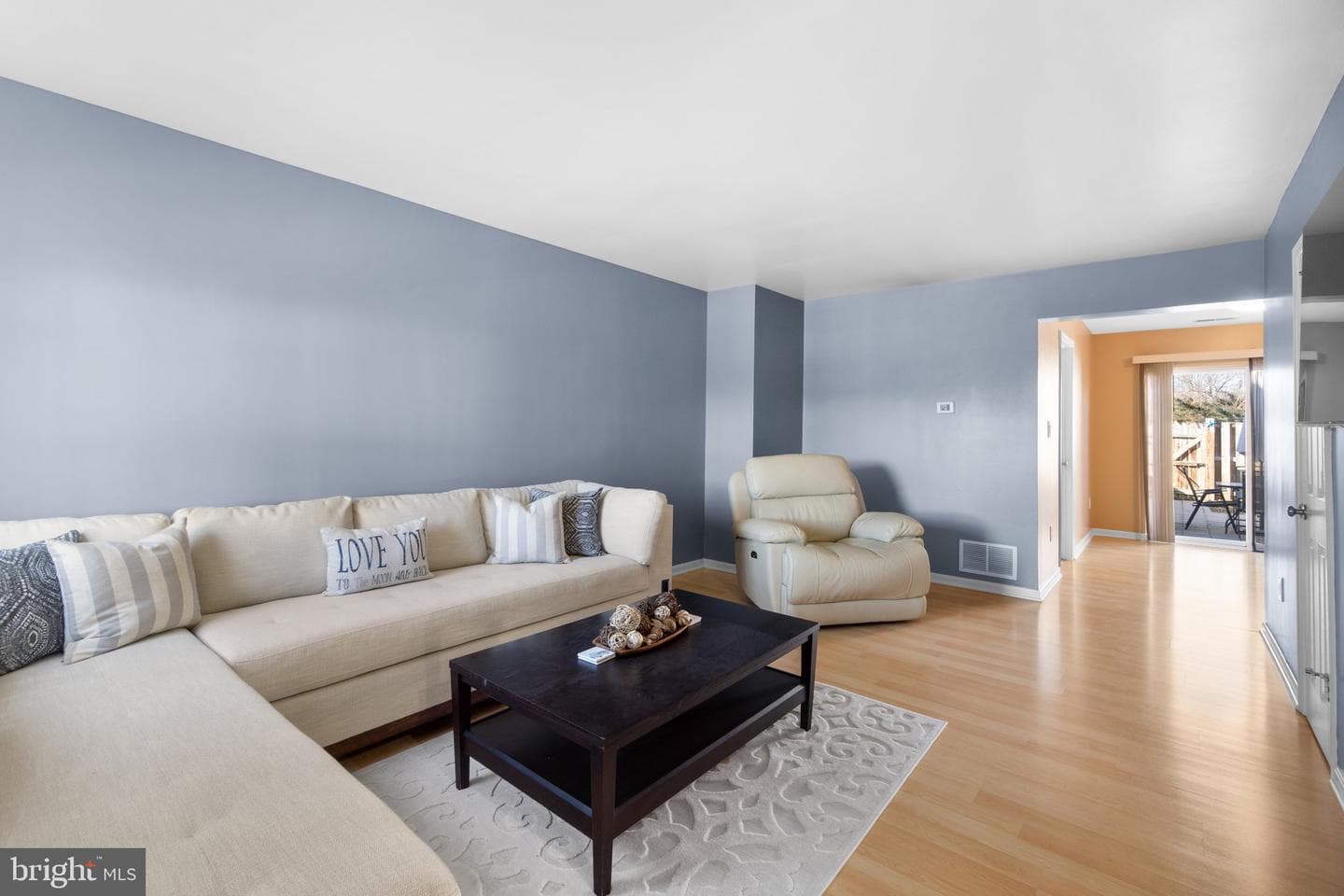 513 Wellington Court photo 2