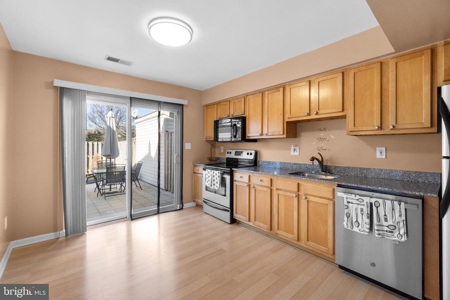 513 Wellington Court photo 5