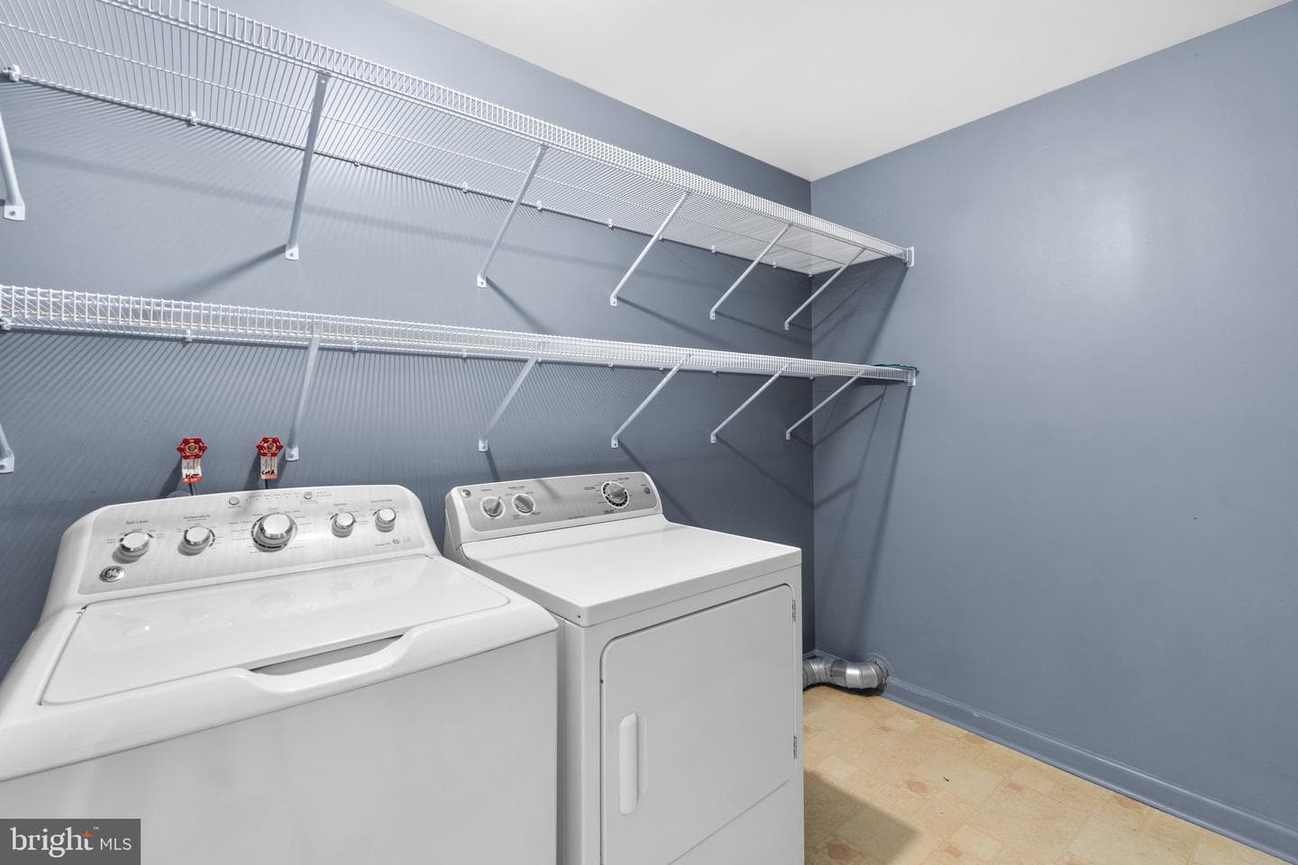 513 Wellington Court photo 8