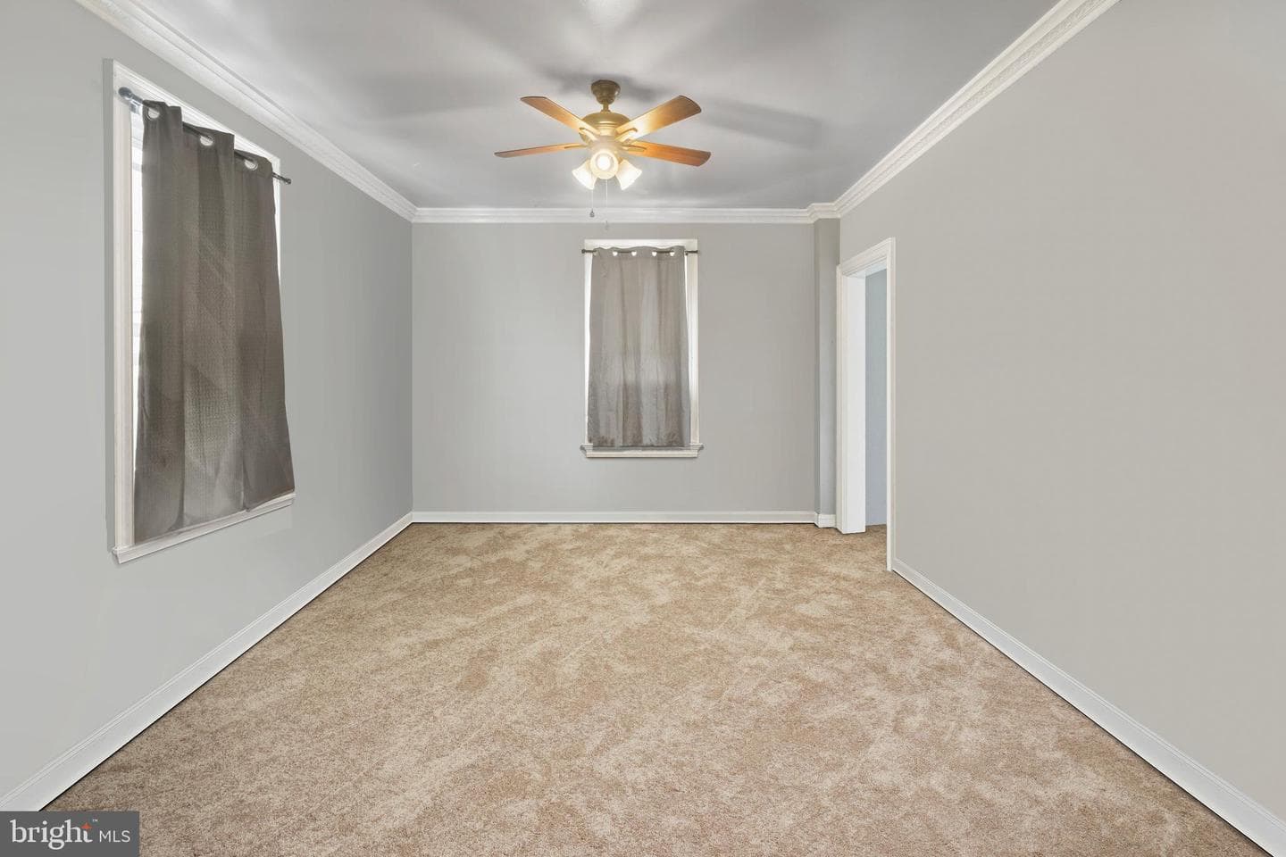141 N Carroll Street photo 12