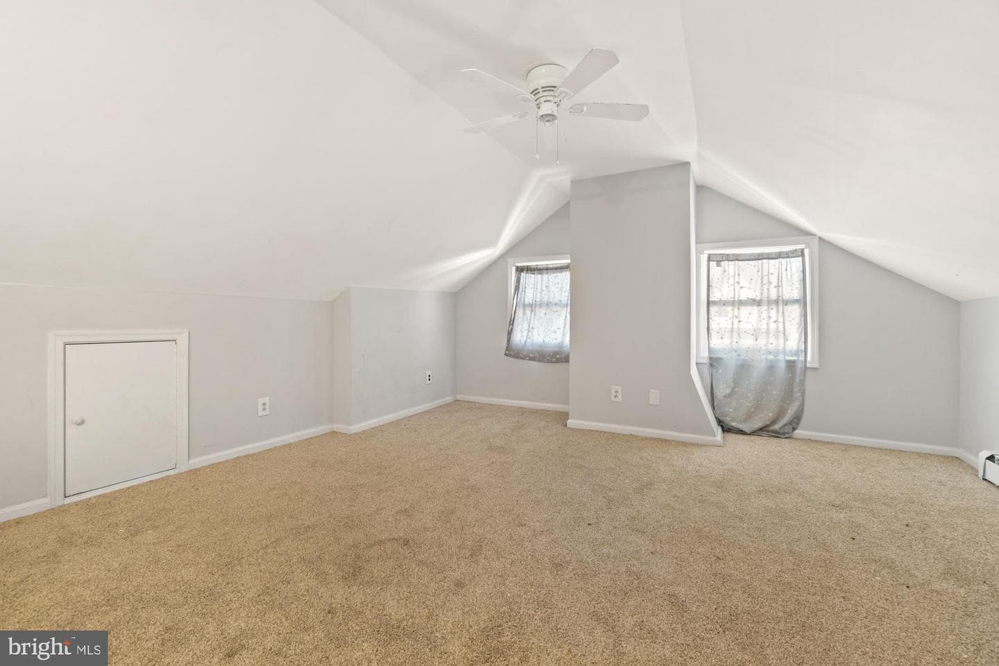 141 N Carroll Street photo 25