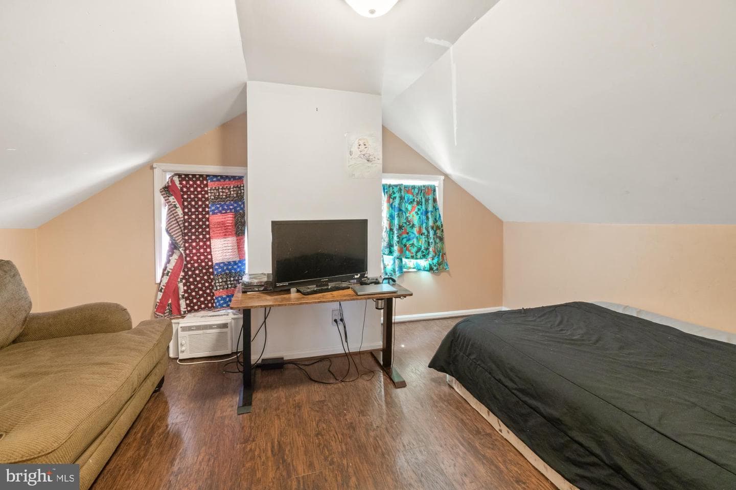 141 N Carroll Street photo 28