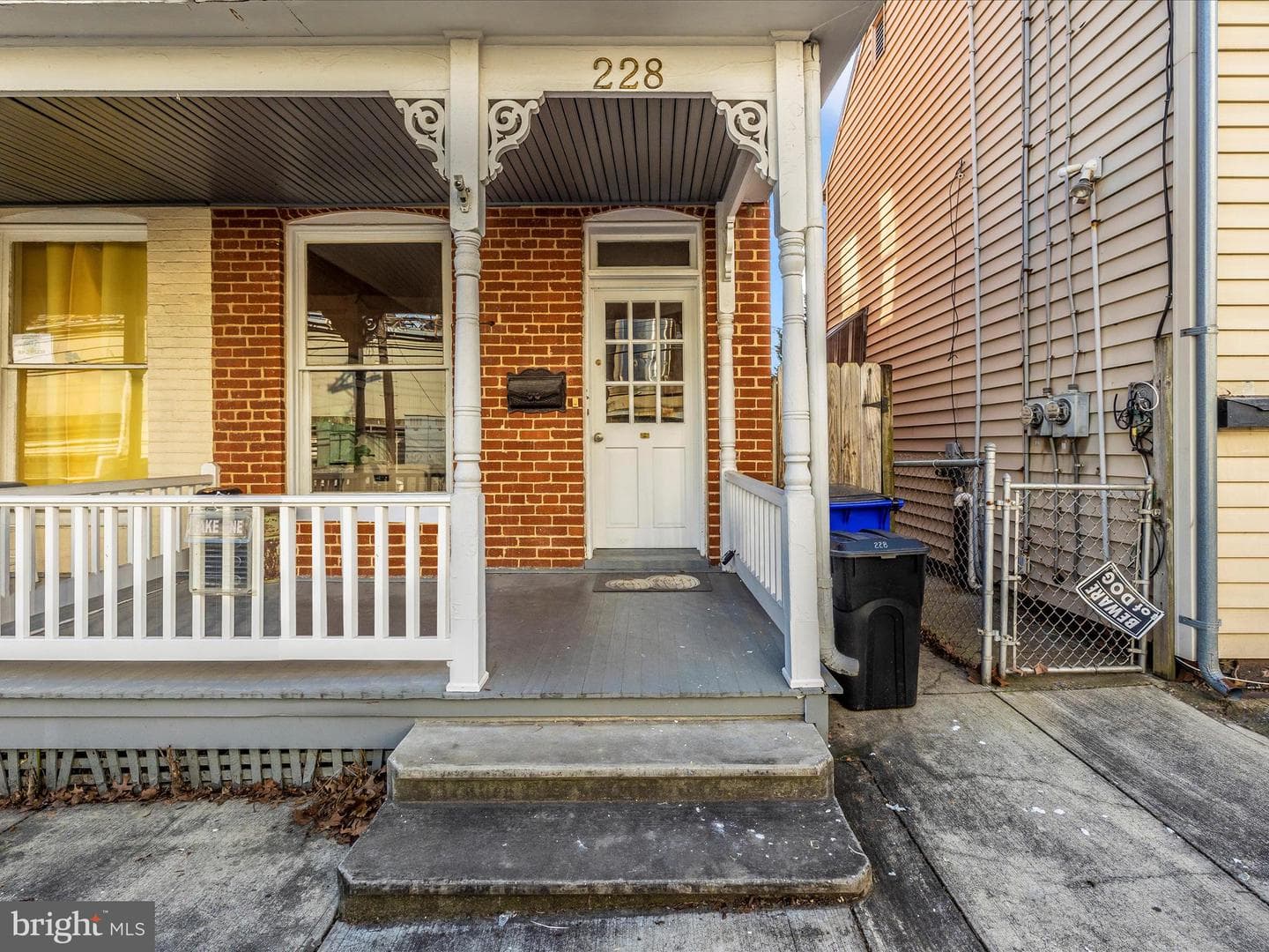 228 E 7th Street photo 3