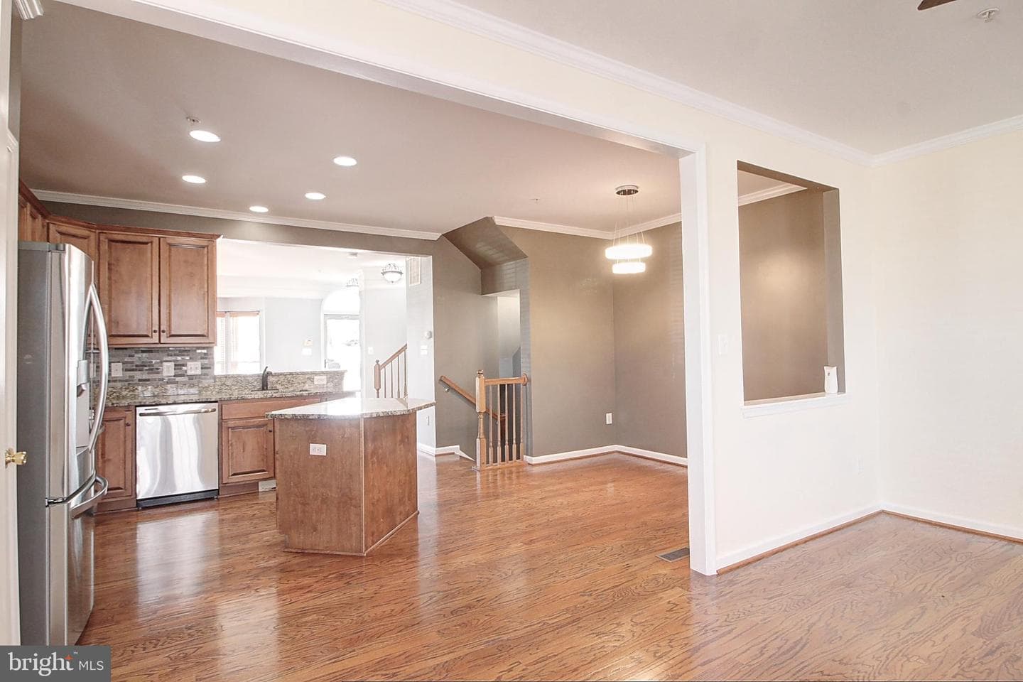 123 Fiona Way photo 3