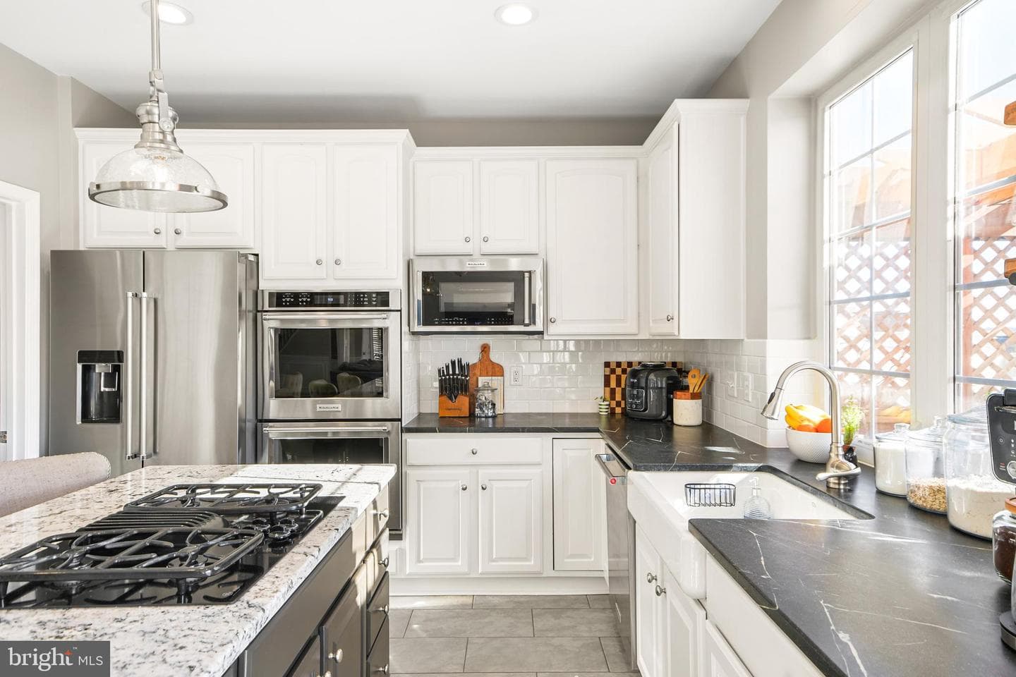 12 Jeffrey Lane photo 51