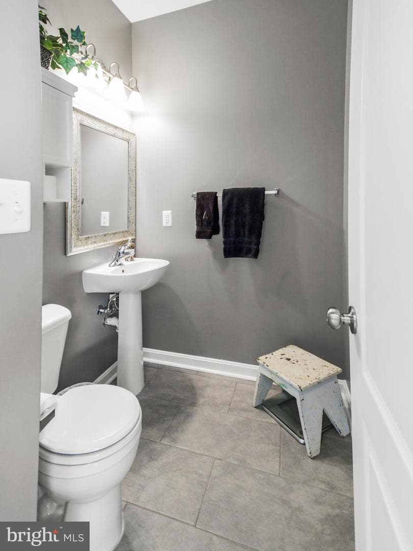 12 Jeffrey Lane photo 54
