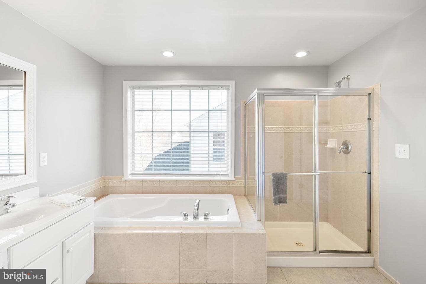 12 Jeffrey Lane photo 71