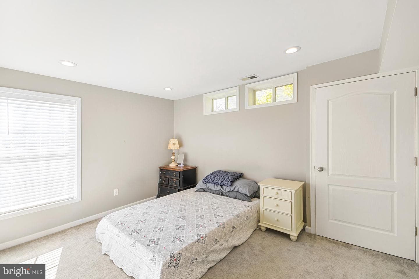 12 Jeffrey Lane photo 76