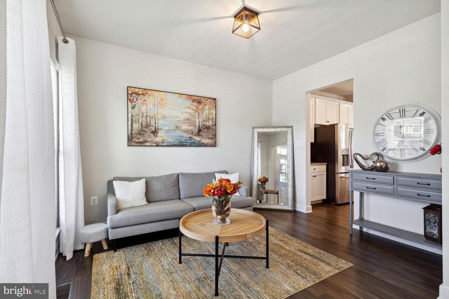 1605 Trotter Street photo 2