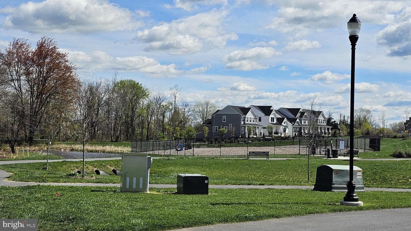 1605 Trotter Street photo 35