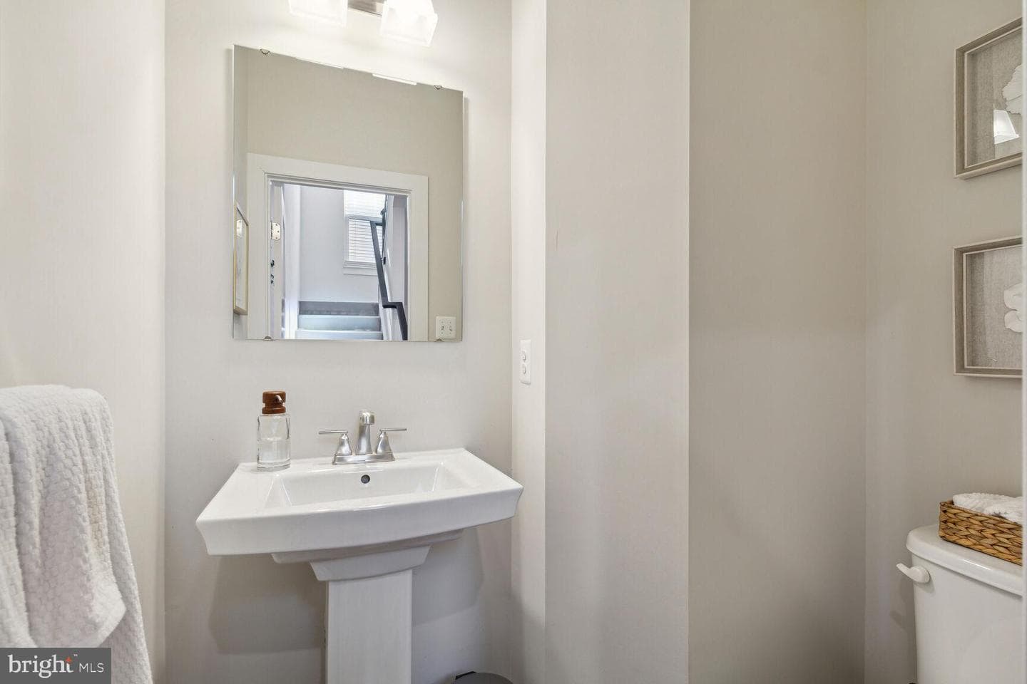 1605 Trotter Street photo 5