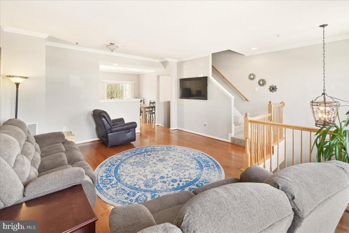 7259 Parkers Farm Lane photo 4