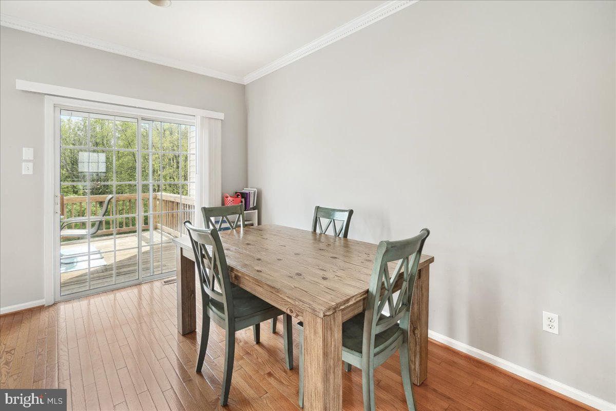 7259 Parkers Farm Lane photo 6