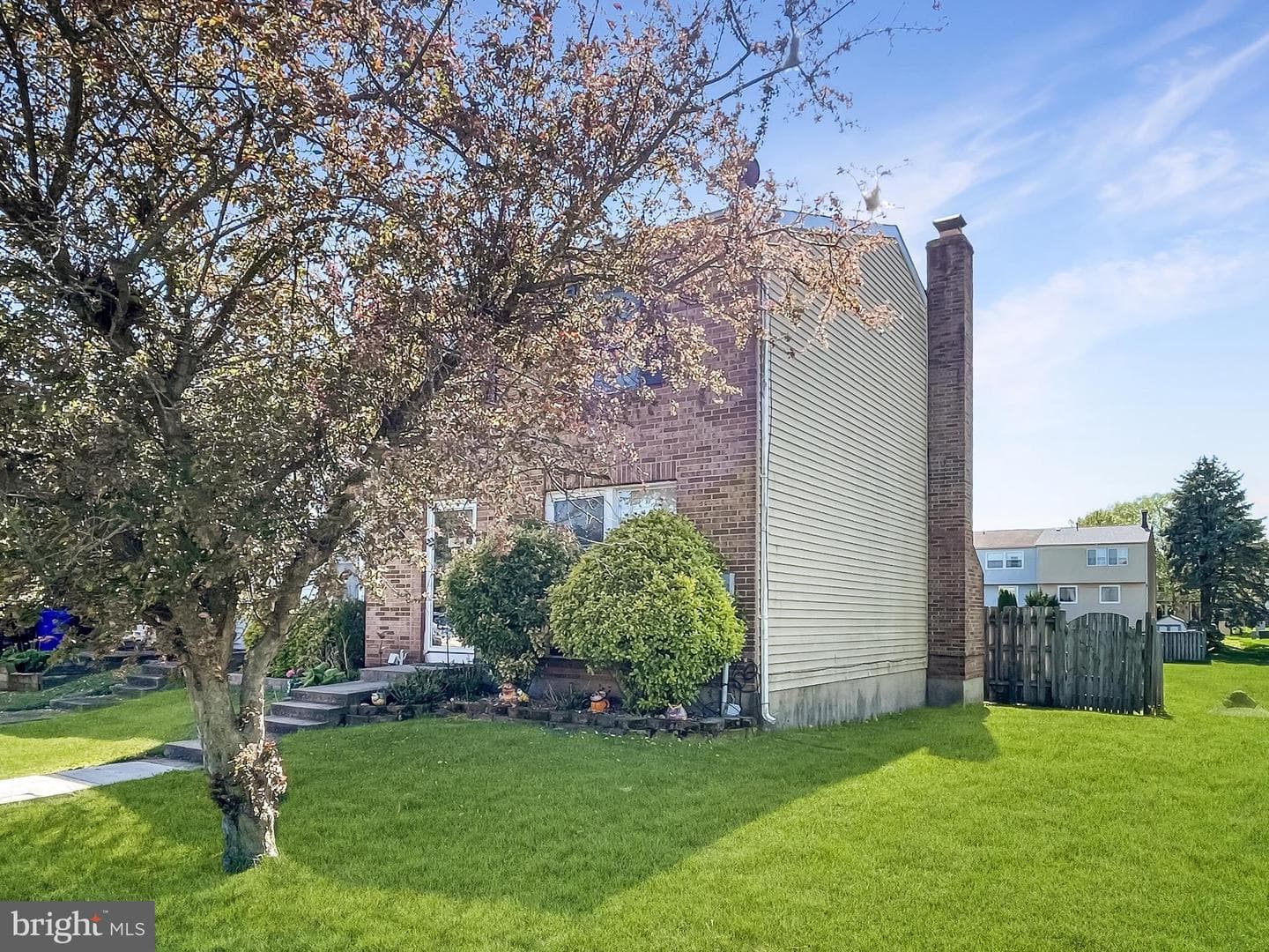 5812 Planters Court photo 2