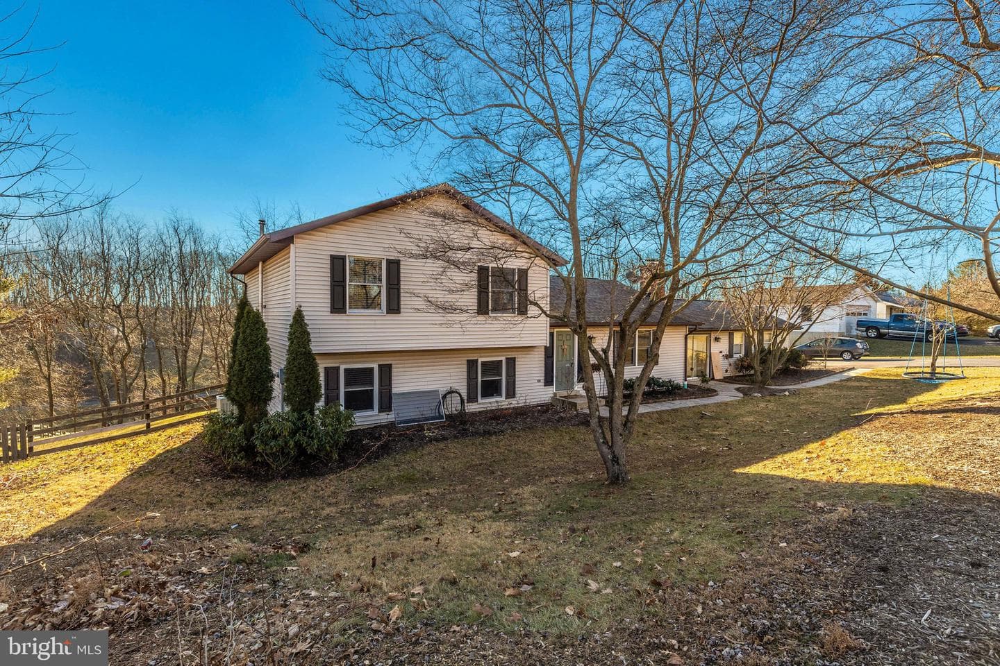 5547 N Annapolis Drive photo 5