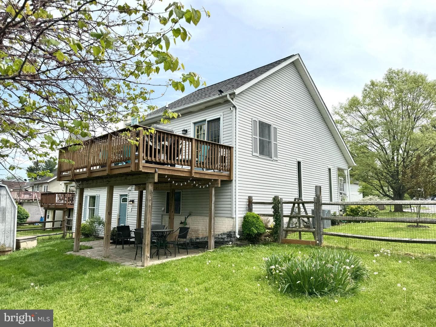 1021 Cheryls Court photo 2
