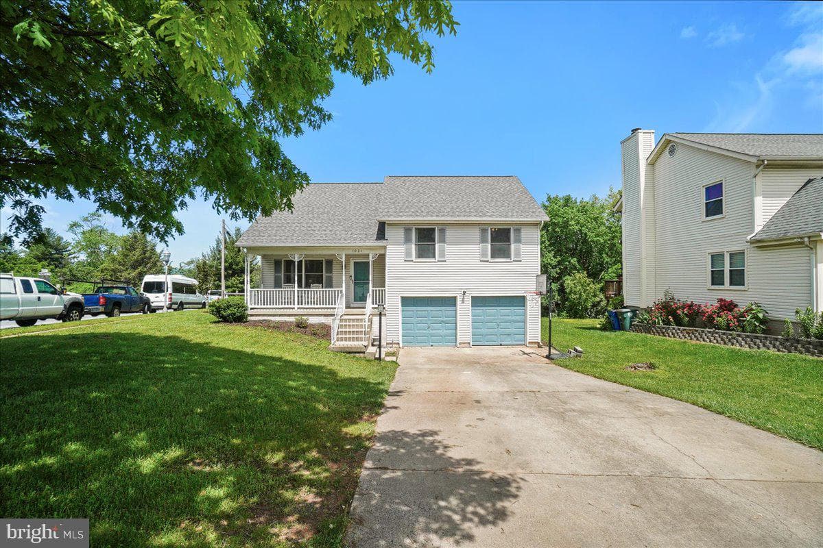 1021 Cheryls Court photo 3