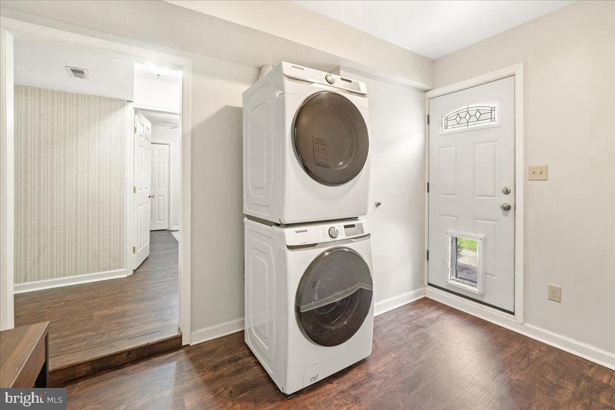 1021 Cheryls Court photo 32