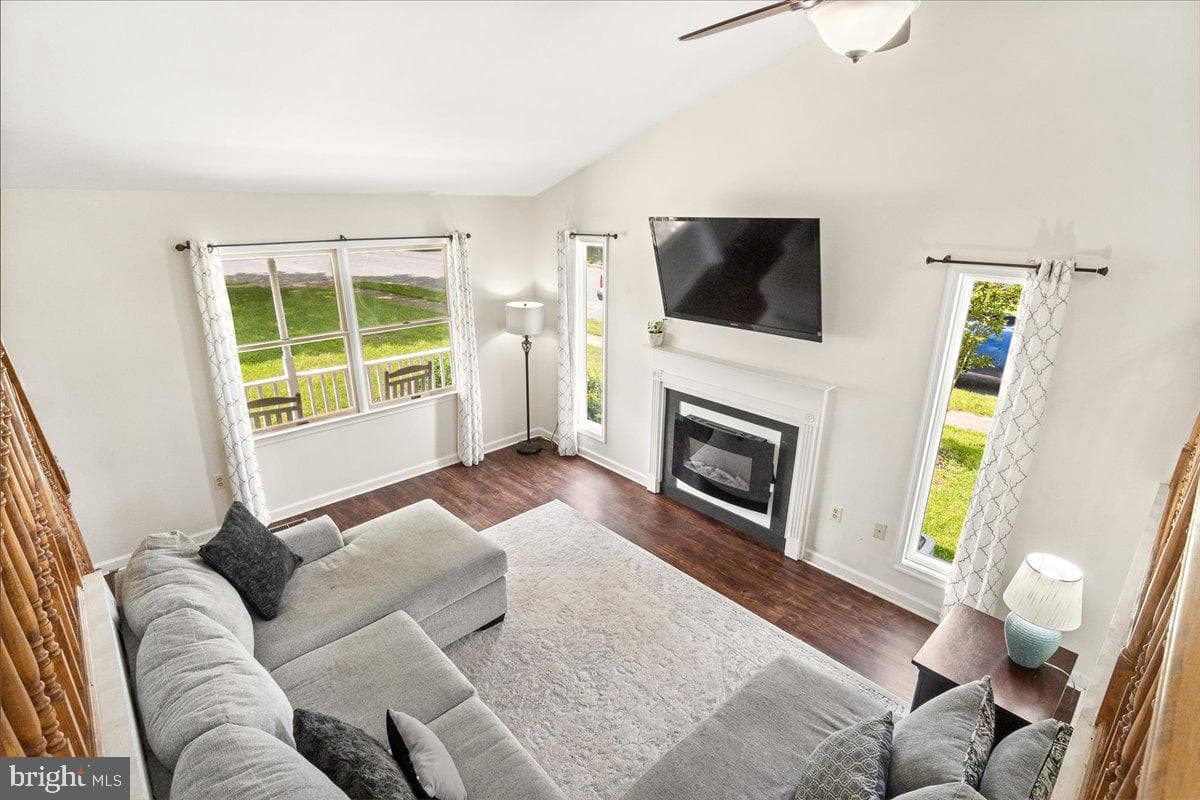 1021 Cheryls Court photo 8