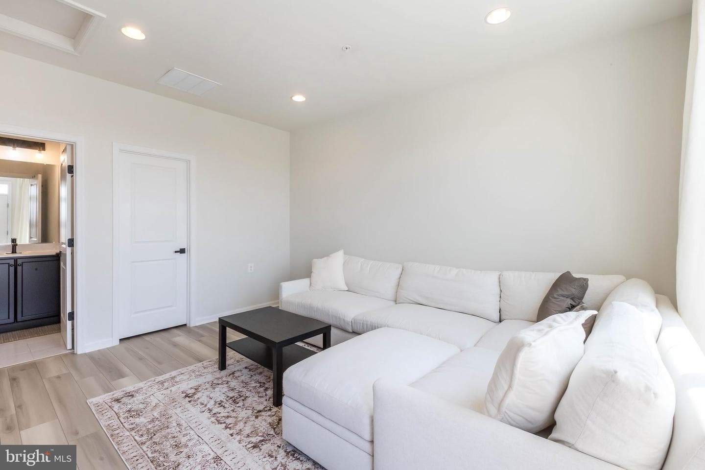 1096 Holden Road photo 32