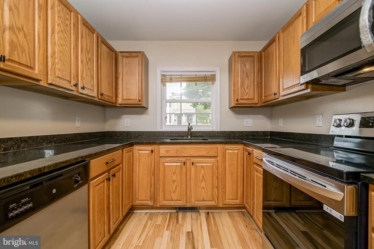 401 Broadway Street photo 11