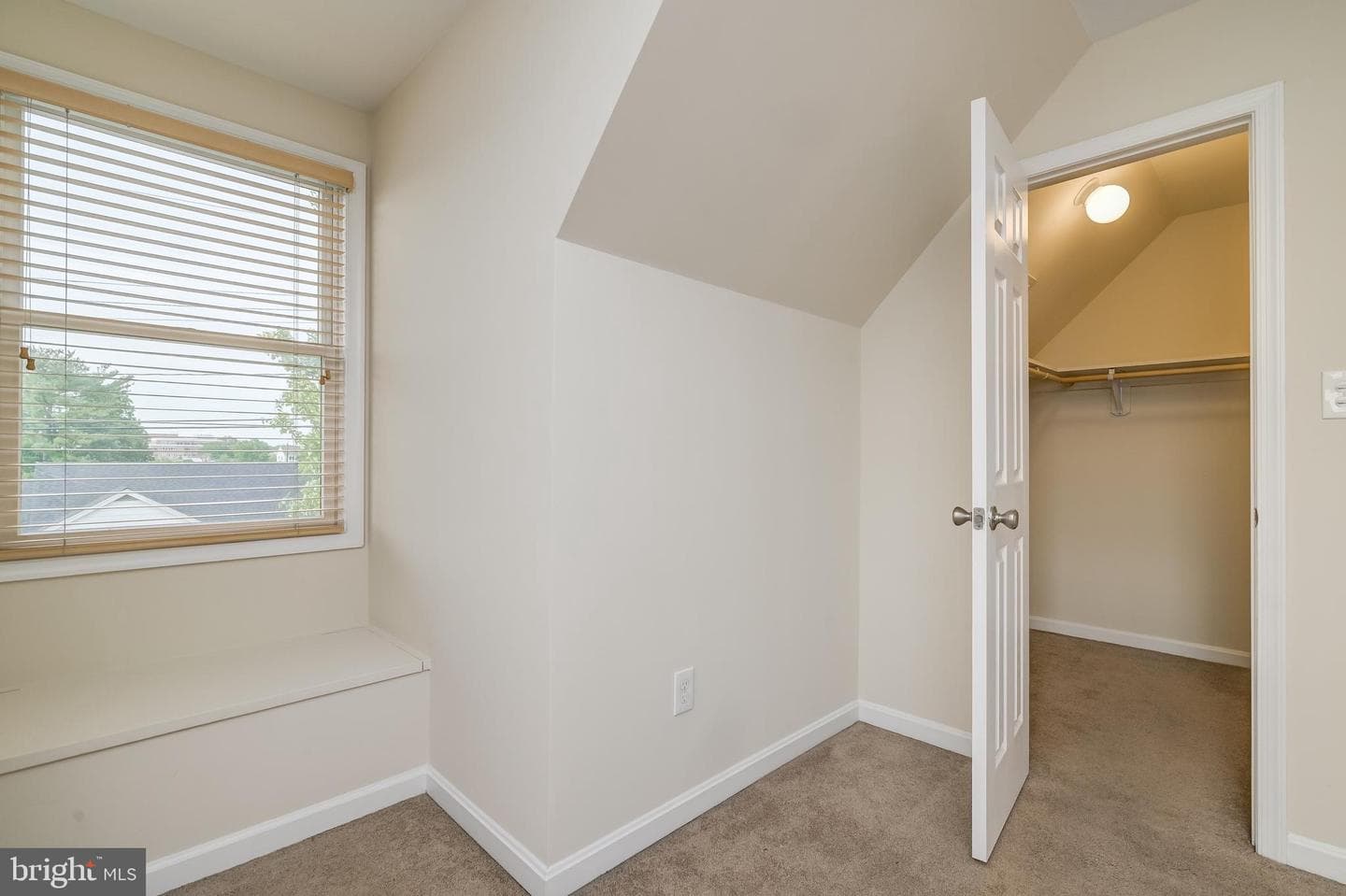 401 Broadway Street photo 24