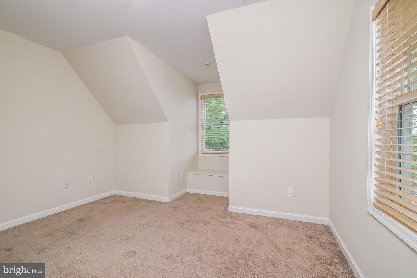 401 Broadway Street photo 27