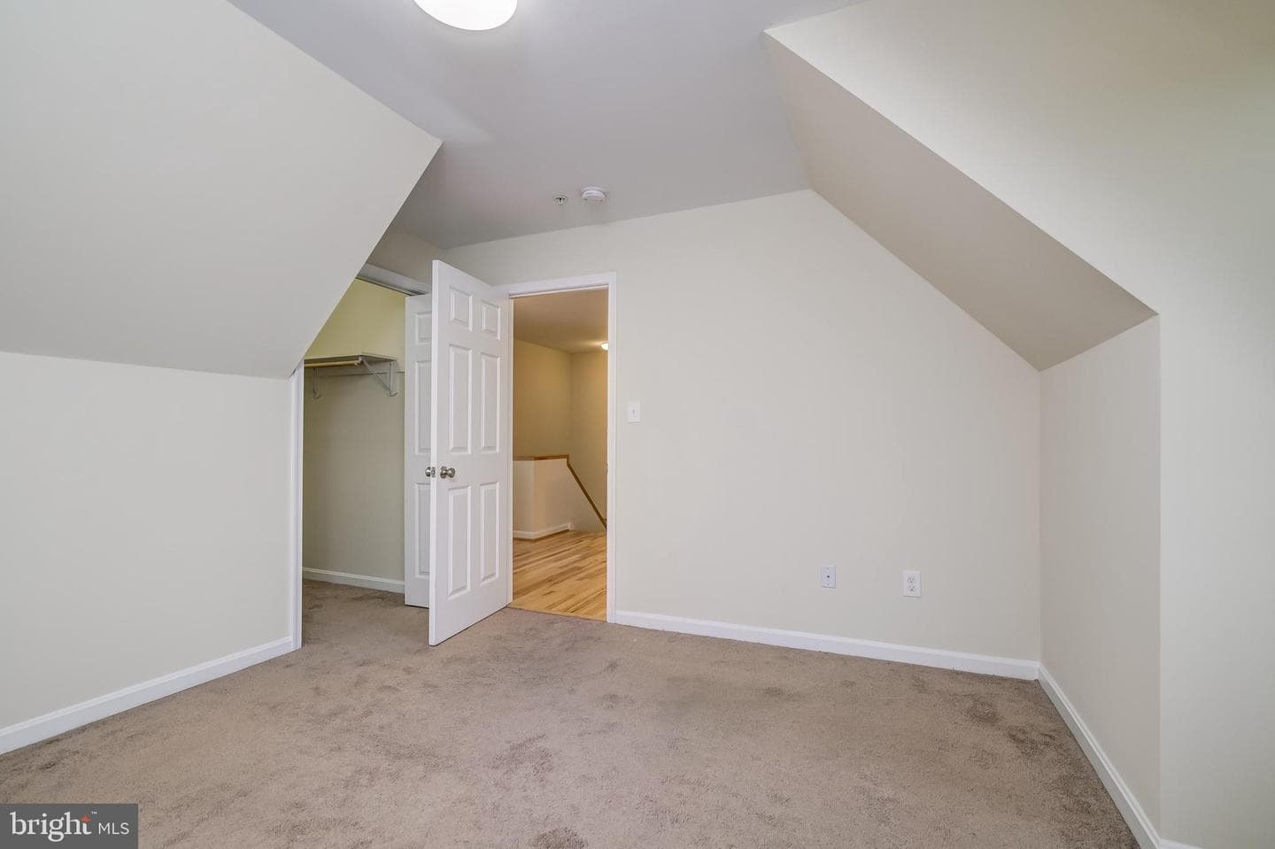 401 Broadway Street photo 28