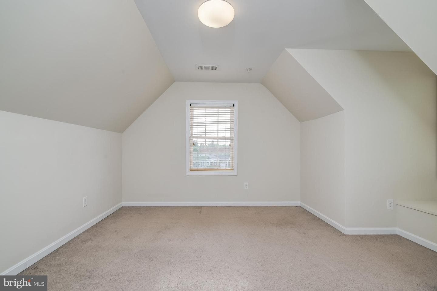 401 Broadway Street photo 29