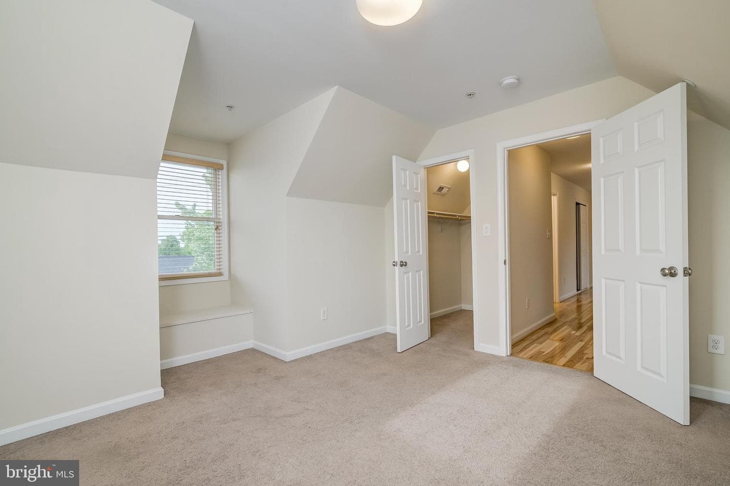 401 Broadway Street photo 32