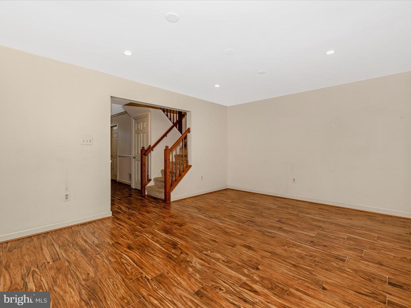 5261 Bamburg Court photo 14