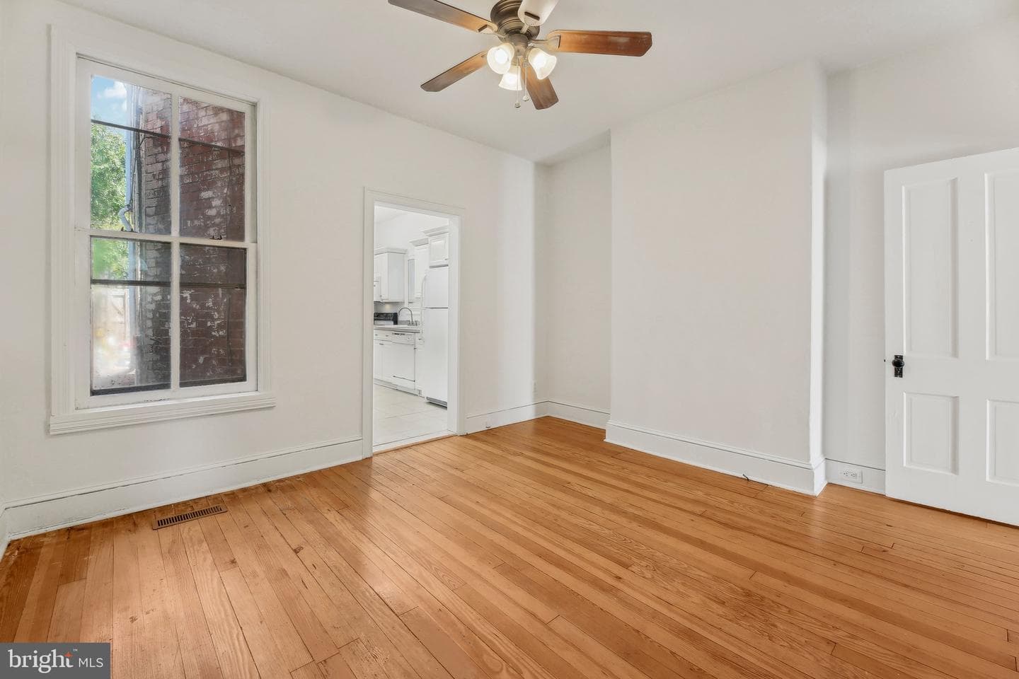 17 W 5th Street photo 11