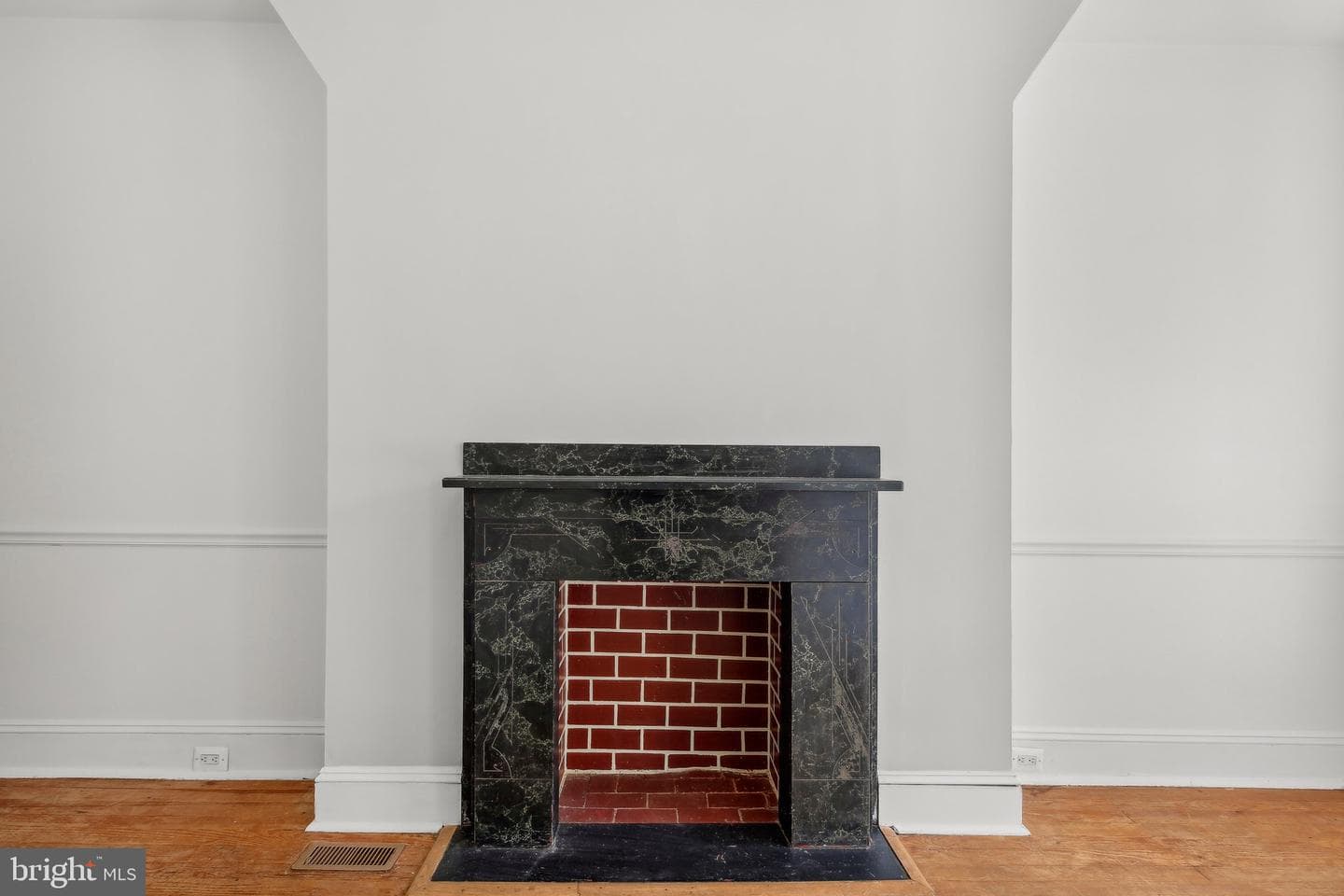 17 W 5th Street photo 9