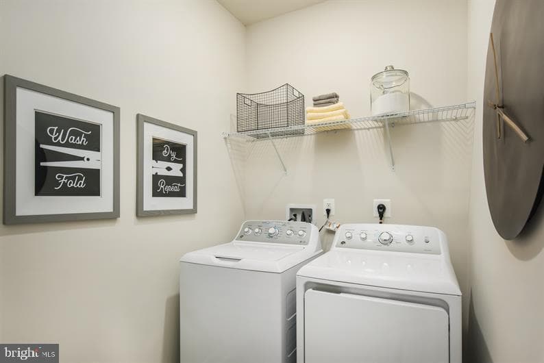 3577 Bremen Street photo 13