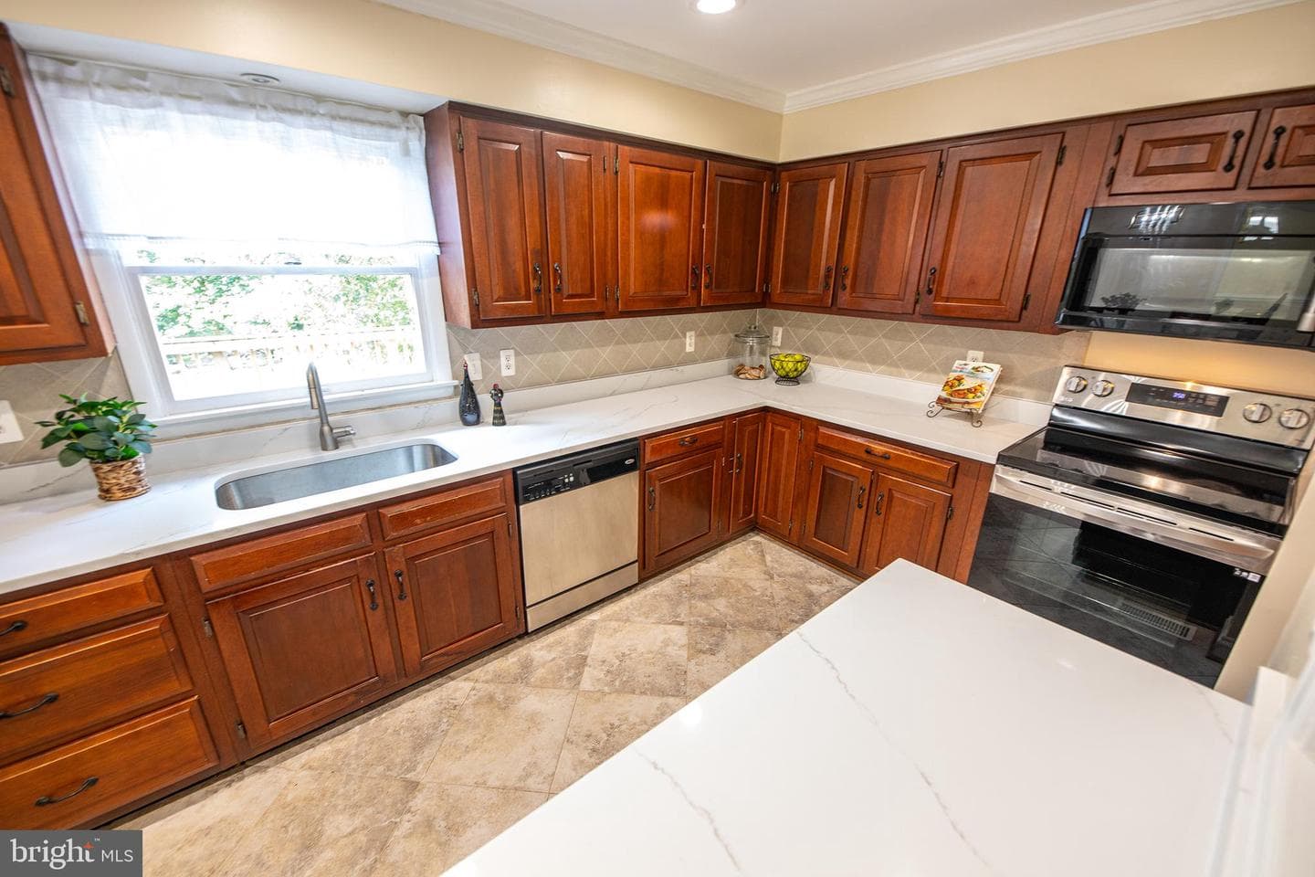 5323 Concord photo 16