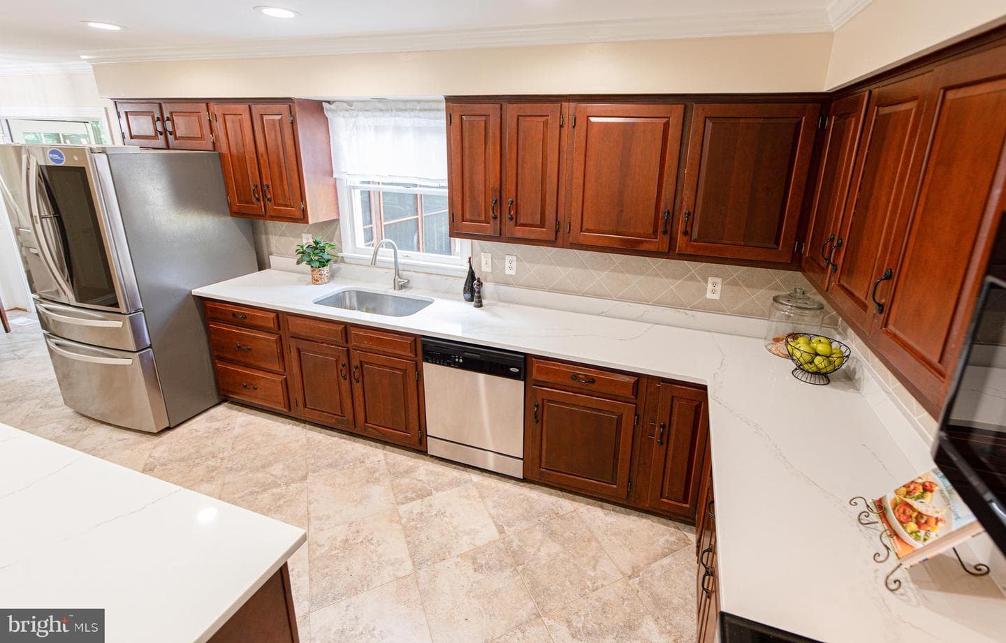 5323 Concord photo 18