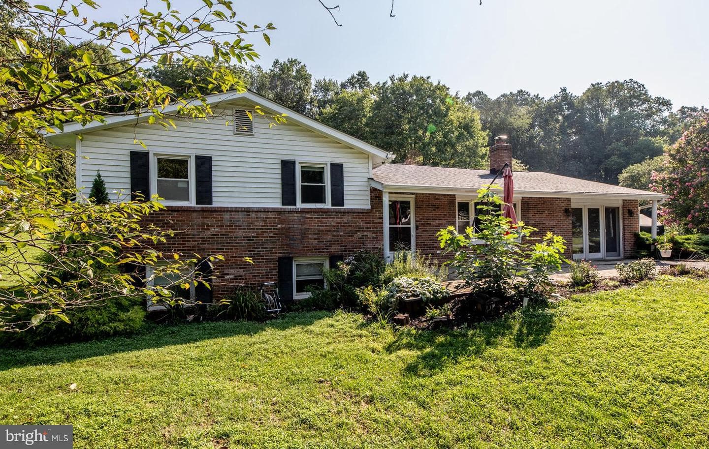 3931 Sugarloaf Drive photo 1