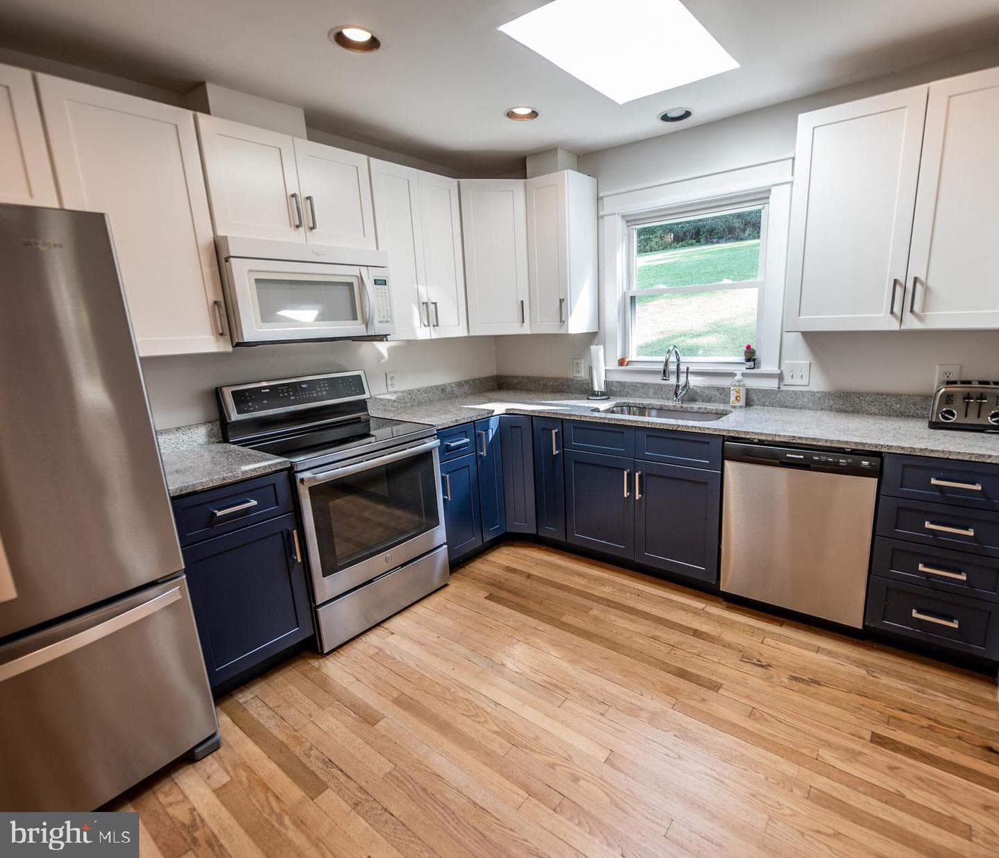 3931 Sugarloaf Drive photo 4