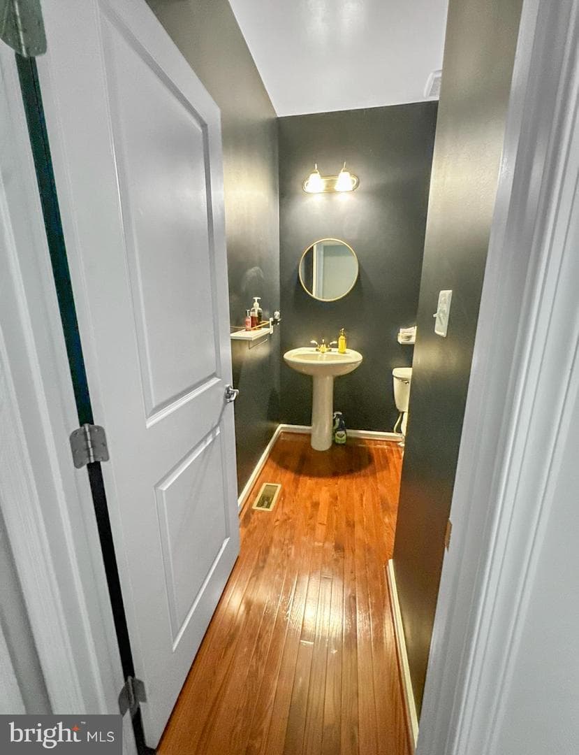 1816 Regiment Way photo 8