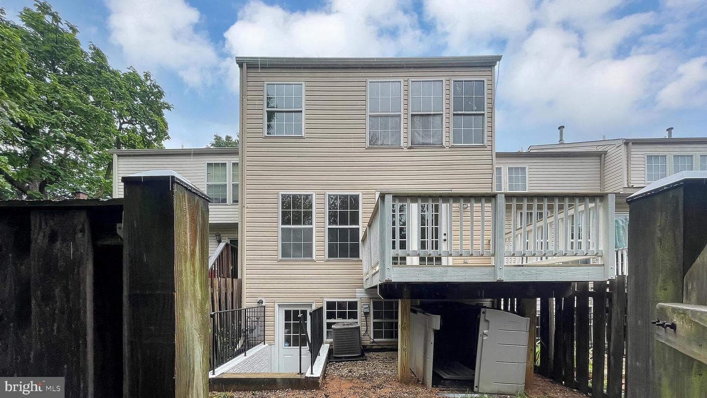 5512 Upshur Square photo 2