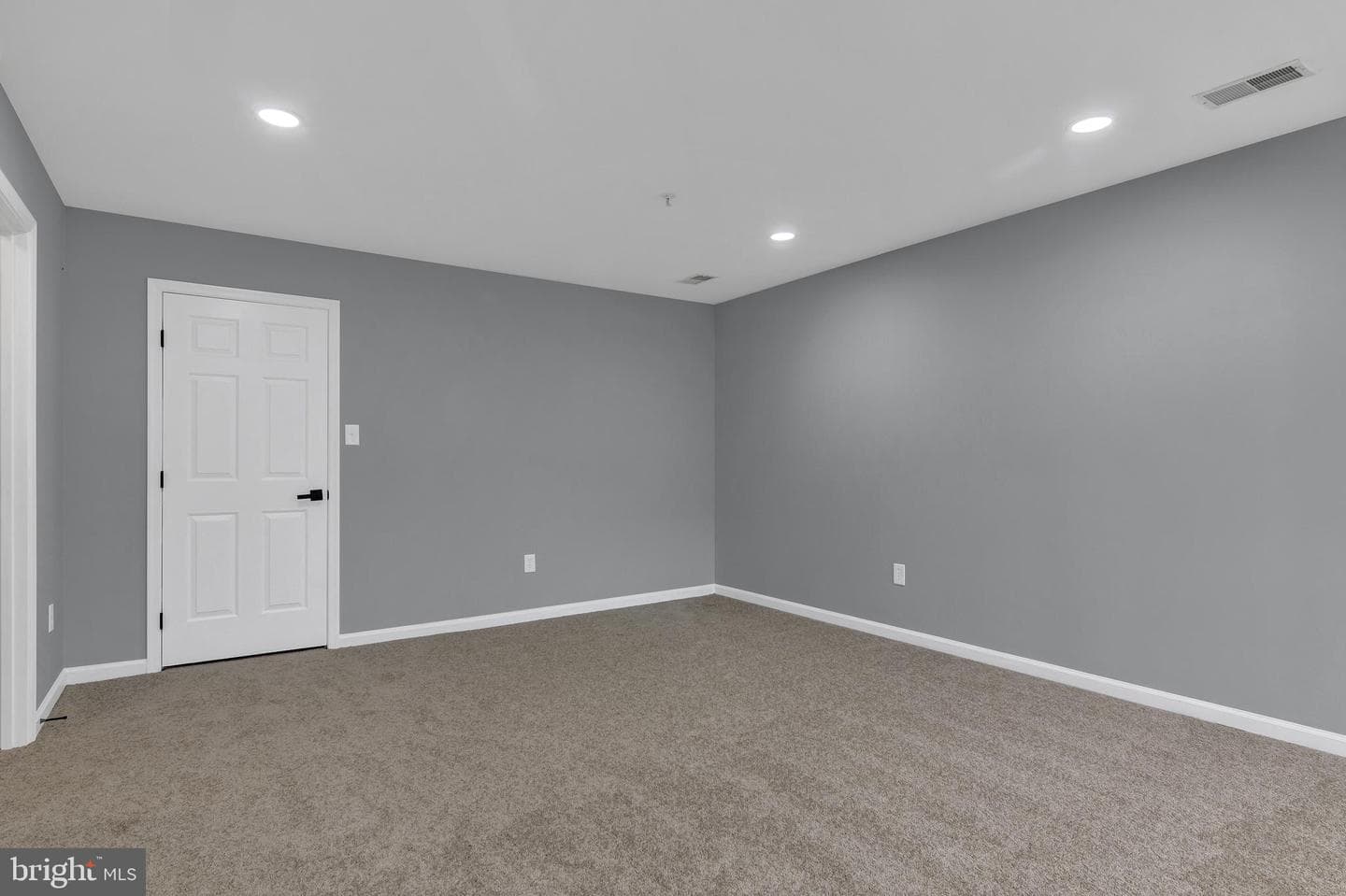 5512 Upshur Square photo 40