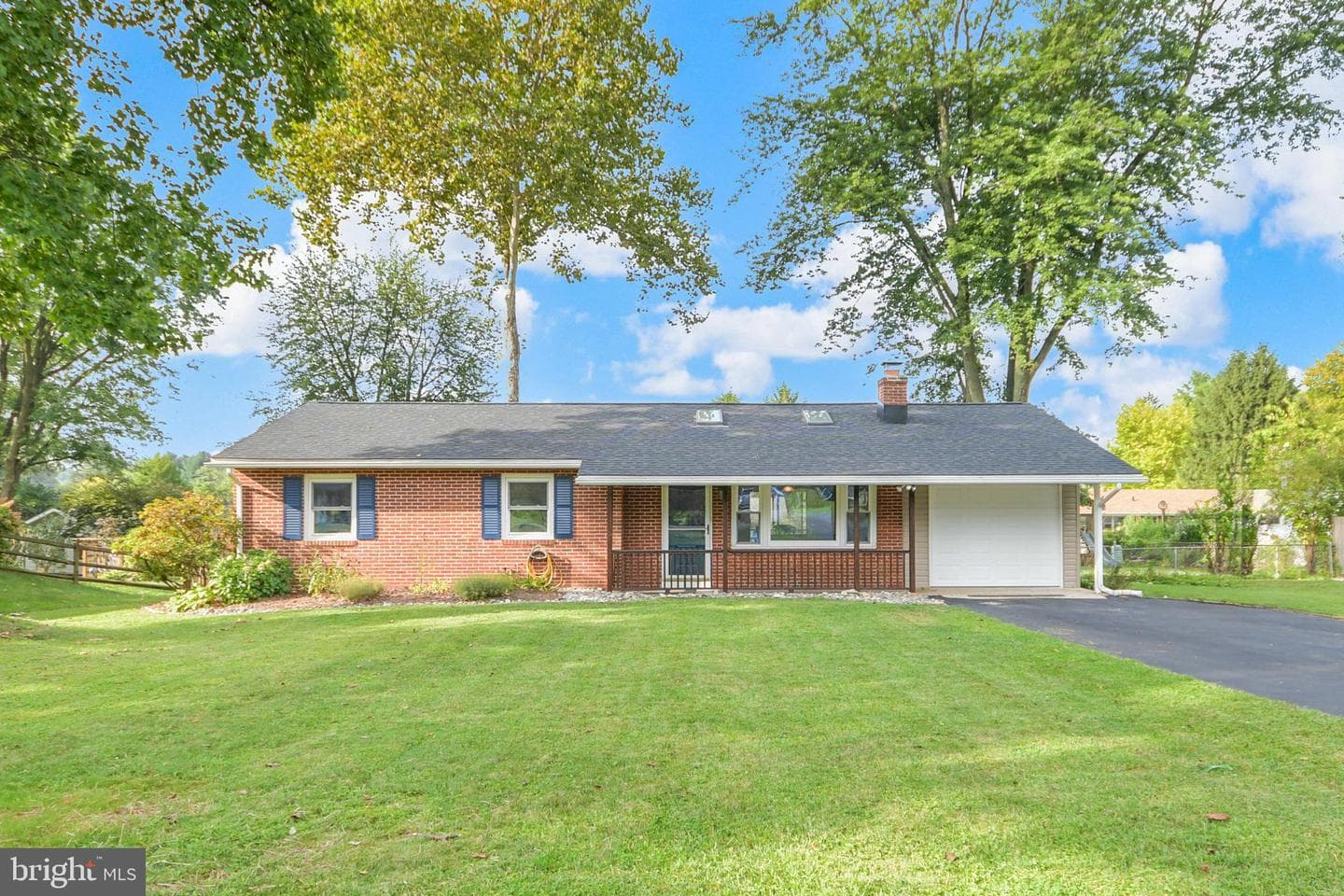 4497 Tulip Tree Lane photo 2