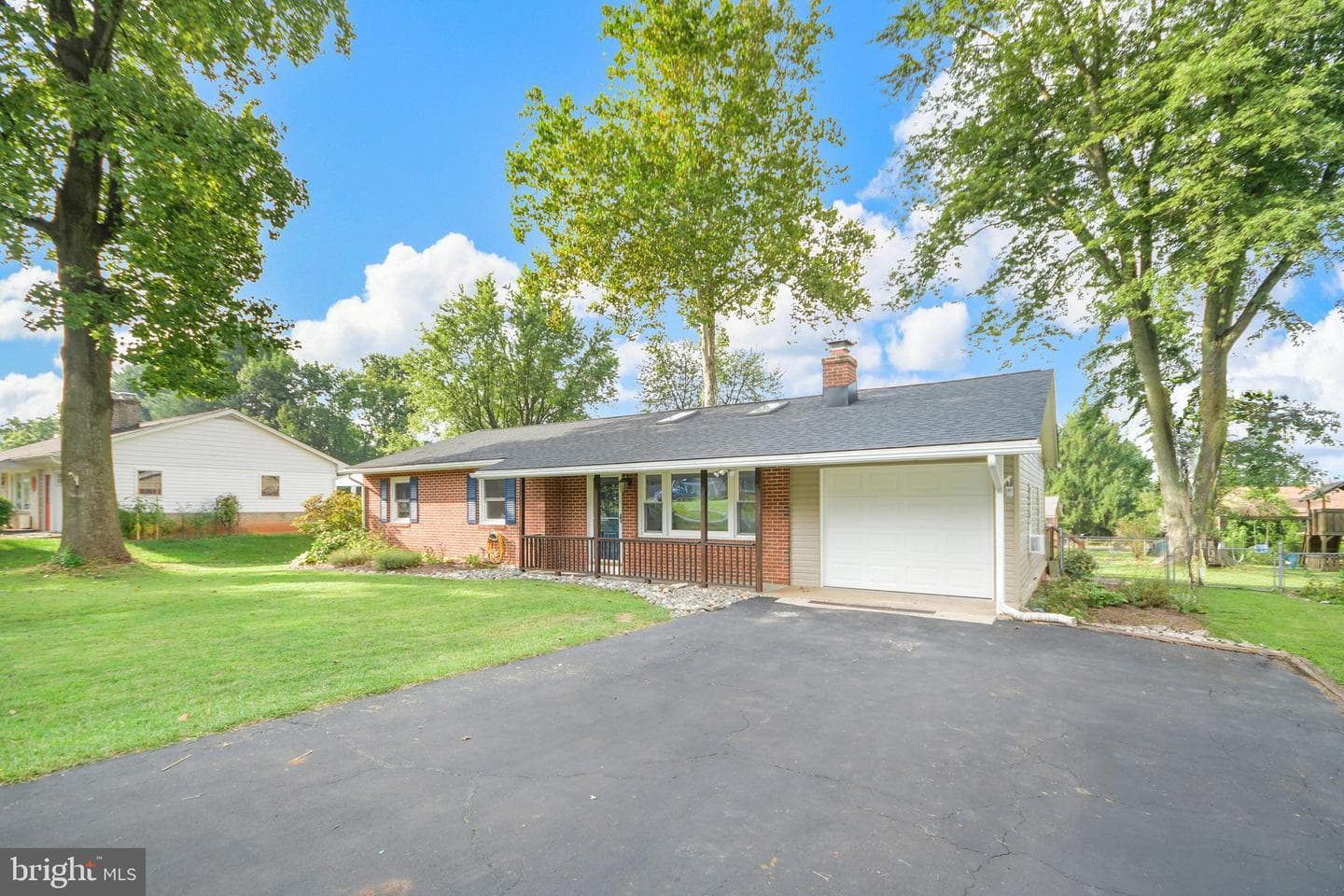4497 Tulip Tree Lane photo 4