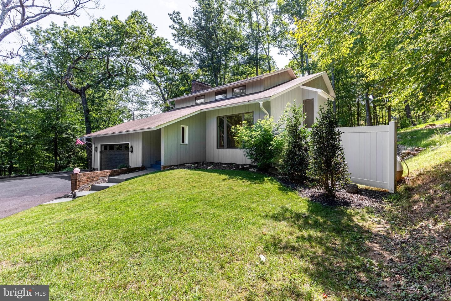 8910 Mountainberry Circle photo 2