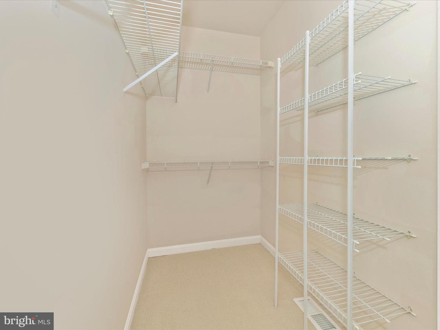 868 Waterford Drive photo 28