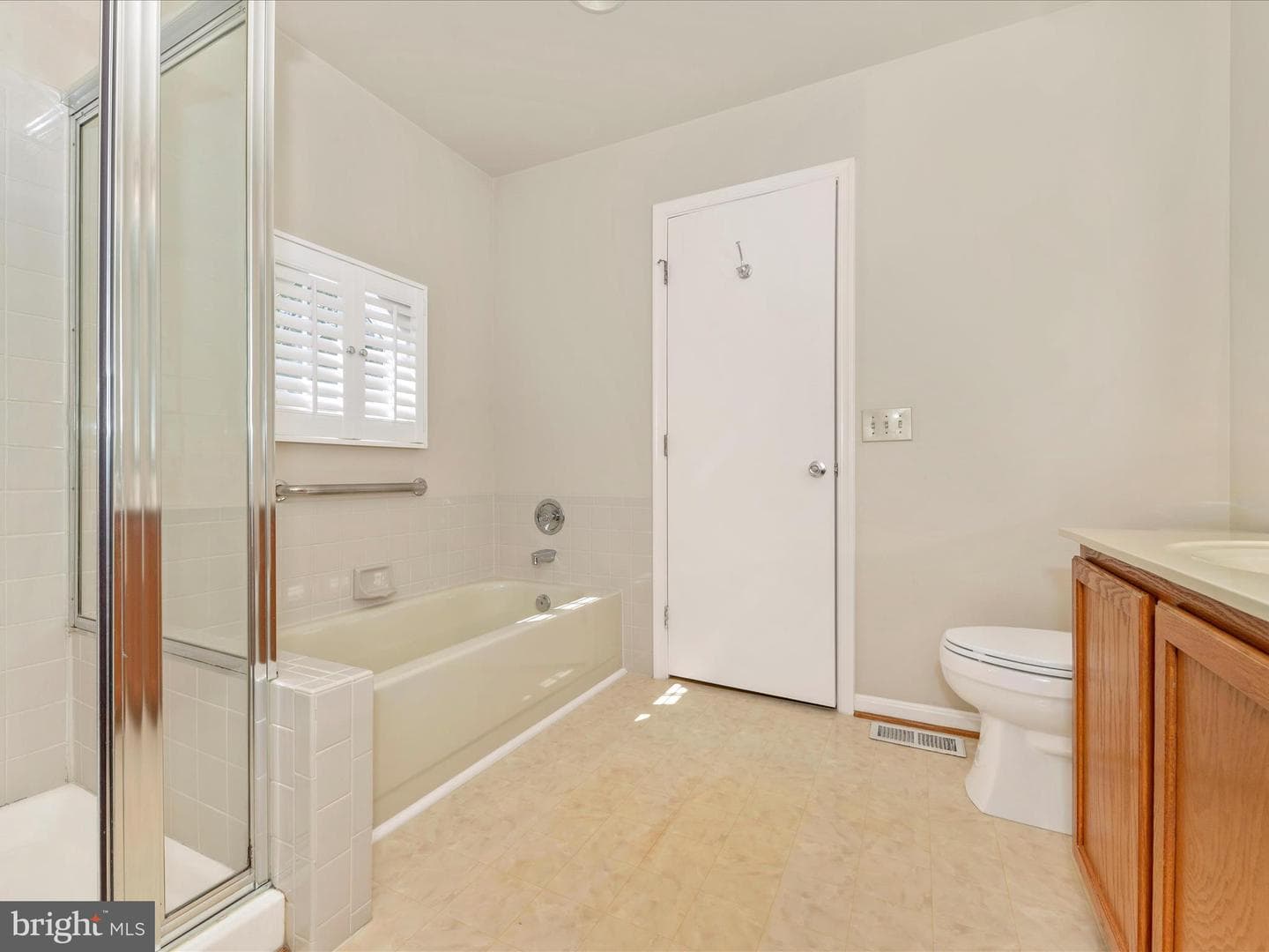 868 Waterford Drive photo 31