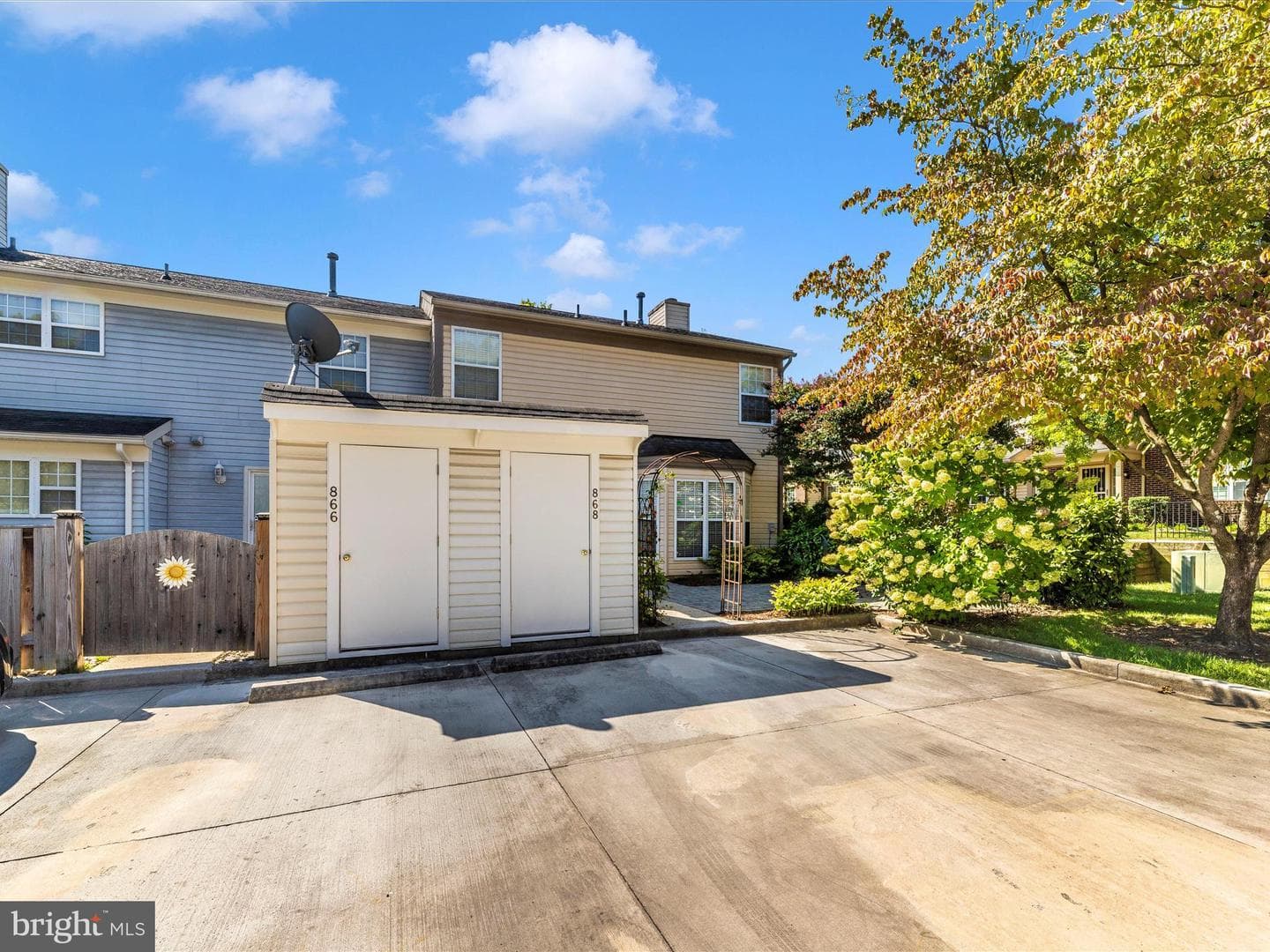 868 Waterford Drive photo 43