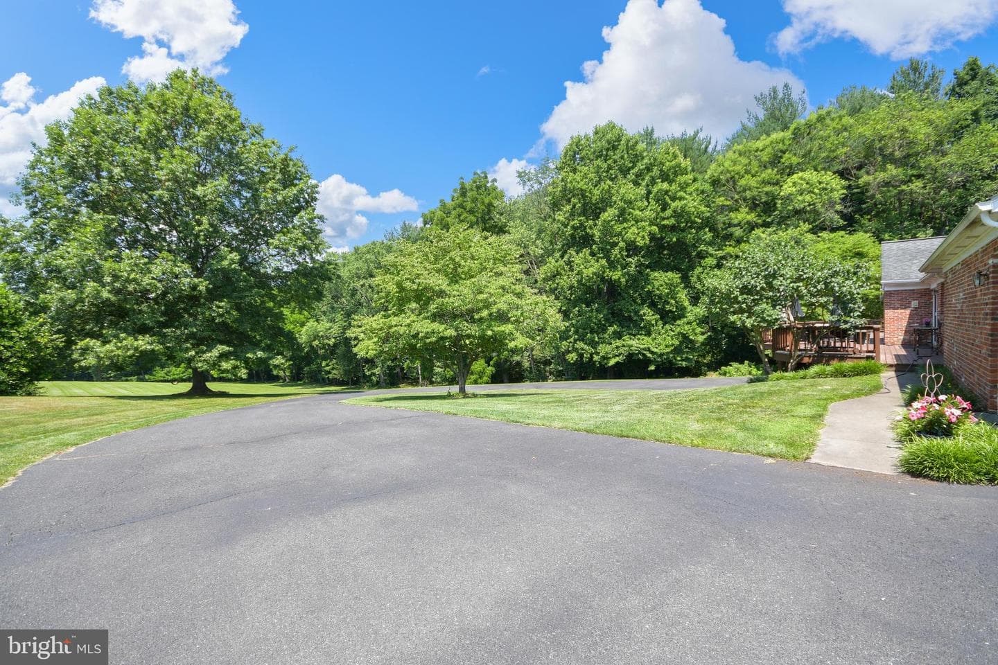 2626 Urbana Pike photo 10